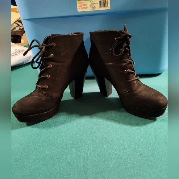 Lace Up Black Boots - Picture 2 of 4